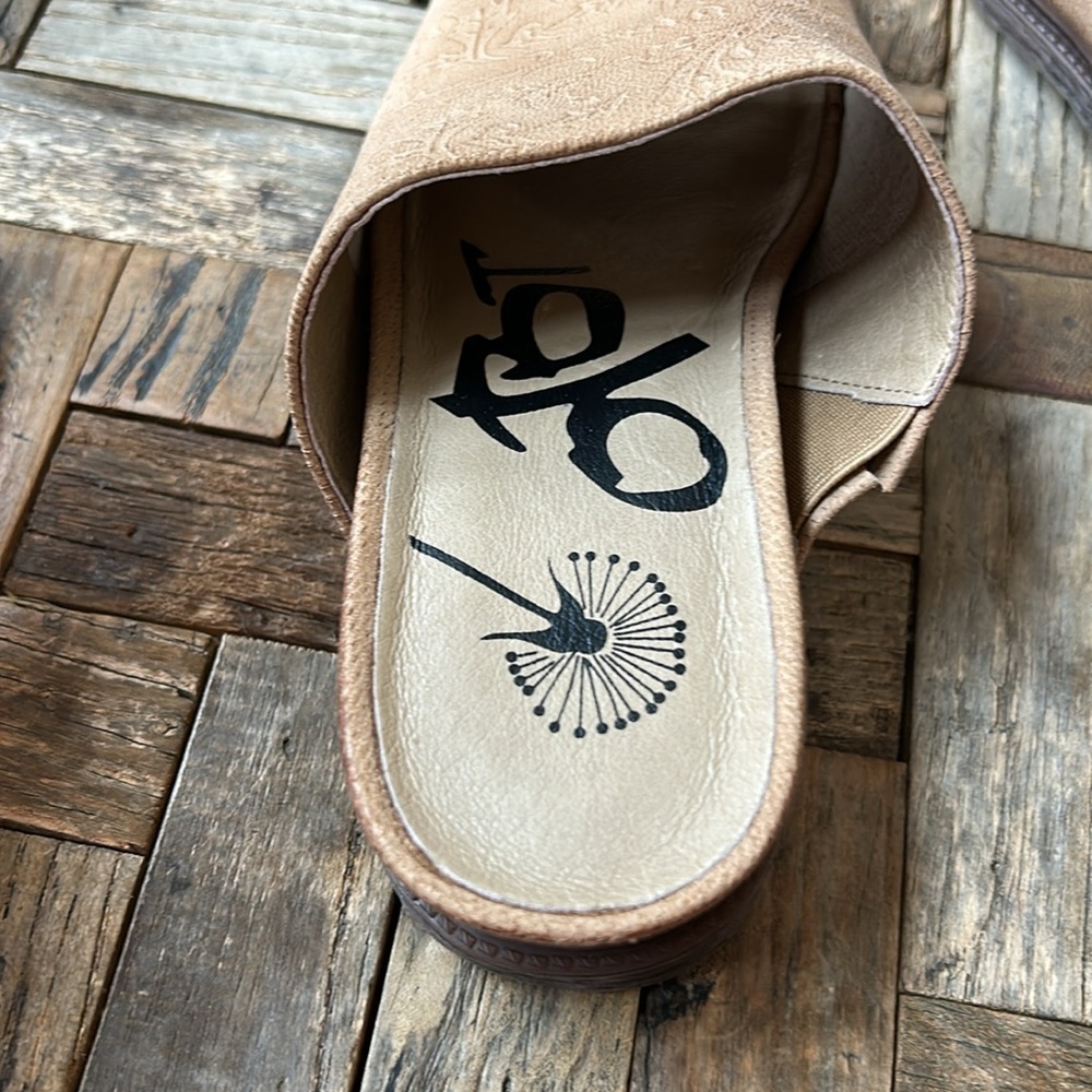 OTBT Drifter Sandal in Elmwood Size 7 1/2 - Picture 9 of 11